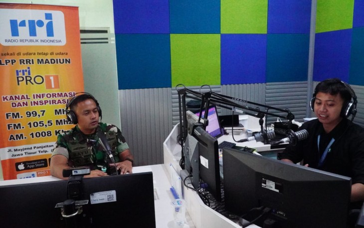 Komandan Distrik Militer (Dandim) 0803/Madiun, Letkol Kav Widhi Bayu Sudibyo, menyampaikan himbauan penting kepada masyarakat melalui sebuah podcast yang dikemas dalam dialog khusus di Studio Pro 1 RRI Madiun, Sabtu (25/1)