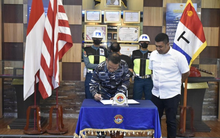 TNI AL Amankan Tersangka Pembawa Narkoba Jenis Sabu di Pelabuhan Rakyat Sagulung Batam 