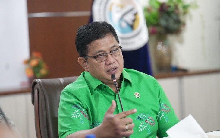 Wakil Menteri Transmigrasi Viva Yoga Mauladi saat melakukan rapat teknis dengan Direktur Jenderal Peternakan dan Kesehatan Hewan Kementerian Pertanian Dr. drh. Agung Suganda, M.Si di Kantor Kementerian Transmigrasi, Kalibata, Jakarta, Kamis  (5/6/2025)