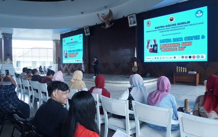 Lomba baca cerpen dan launching buku antologi "Monolog Ibu" Komunitas Sastra Kidung Semilir, di Pendopo Raden Mas Said, Rumah Dinas Bupati Karanganyar, Sabtu (18/1/2025.