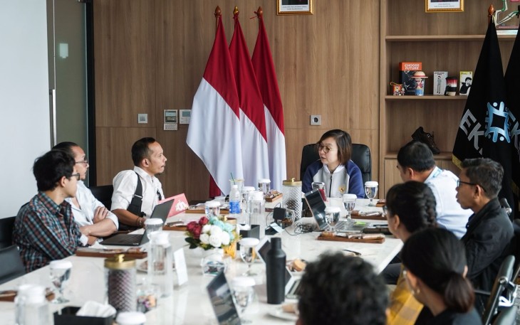 Wakil Menteri Ekonomi Kreatif (Wamen Ekraf) Irene Umar menerima audiensi “ruangrupa” di Kantor Kementerian Ekraf, Jakarta, pada Kamis, 25 September 2025