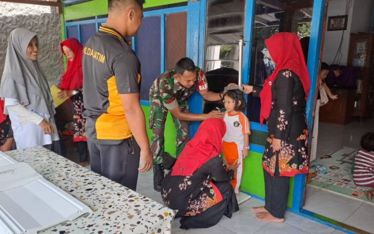 Babinsa Bener Turut Pastikan Kesehatan Balita dan Lansia Terpantau