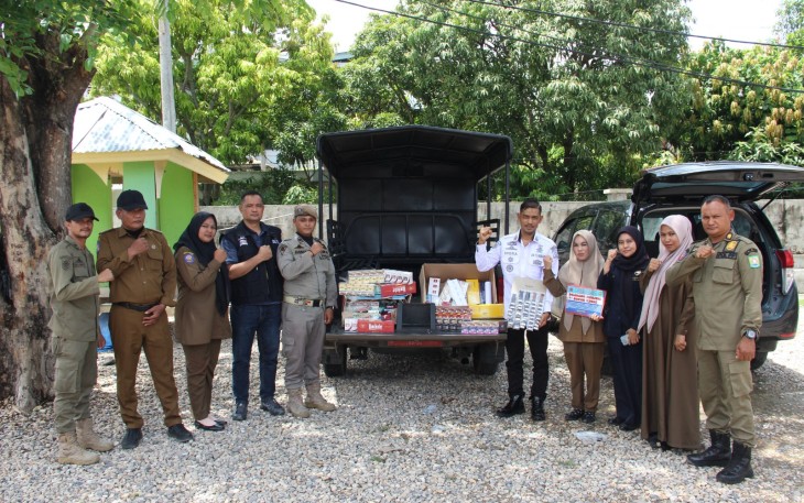 Bea Cukai Banda Aceh Bersama Satpol PP dan WH Kabupaten Aceh Besar saat Operasi Pasar Rokok Ilegal
