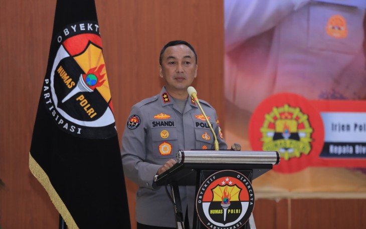 Kadivhumas Polri Irjen Pol Sandi Nugroho Nugroho membuka pelatihan Bakomsus Humas Polri Tahun Anggaran 2025. Kegiatan tersebut diikuti oleh 100 anggota Humas Polri