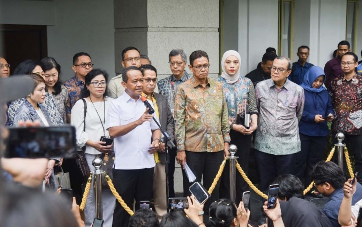 Menteri ESDM Bahlil Lahadalia saat memberikan keterangan pers di Jakarta, Jum'at (19/9)