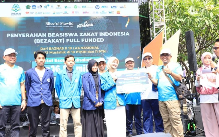 Pwnyerahan Beasiswa Zakat Indonesia di Jakarta, Minggu (21/9)
