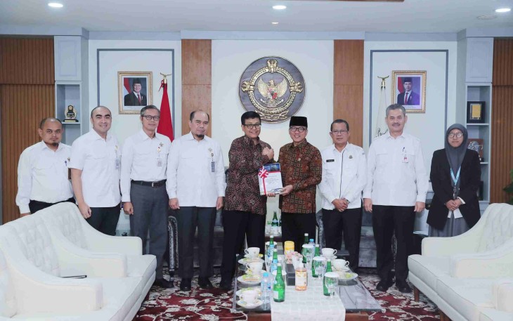 Mendes PDT Yandri Susanto menerima WTP dari BPK di Jakarta, Rabu (24/9)