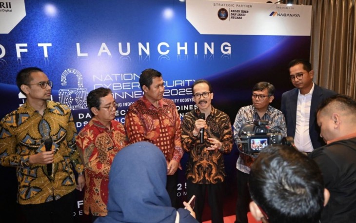 Ketum APTIKNAS Ir Soegiharto Santoso memberikan keterangan pers 