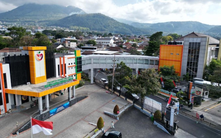 RSUD Karsa Husada Batu yang berlokasi di Jalan Ahmad Yani No.10-13, Kelurahan Ngaglik, Kecamatan Batu, Kota Batu, terus berkomitmen kepuasan pasien jadi prioritas utama