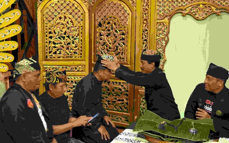Danrem 083/Bdj Kolonel Inf Kohir saat menerima gelar anggota kehormatan KOPAT di Banyuwangi, Sabtu (25/10)