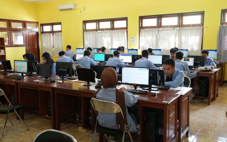 Murid SMKN 1 Tanjungpandan mengikuti TKA