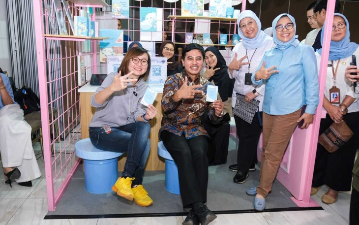 Wamenkes Prof Dante Saksono Harbuwono bersama Wamenekraf Irene Umar saat CKG Kemenekraf di Jakarta, Rabu (3/12)
