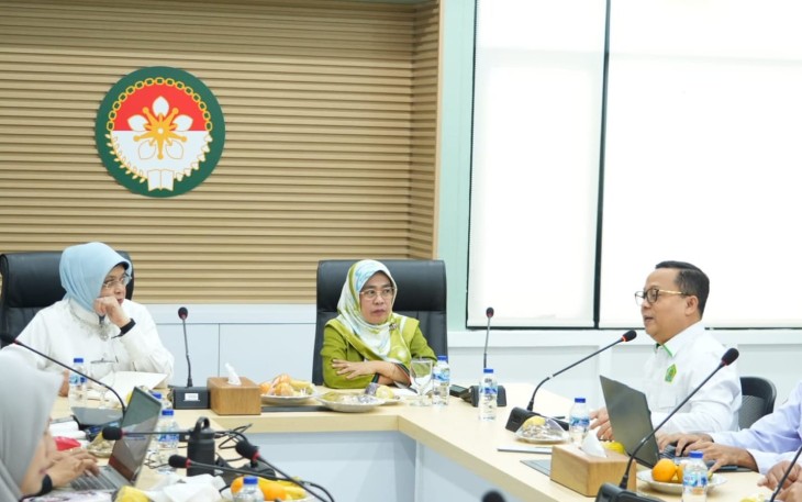 Pertemuan pembahasan inisiasi program ini dihadiri oleh Penasihat DWP Kemenag Helmi Nasaruddin Umar beserta seluruh jajaran pengurus, Kepala Biro Humas dan Komunikasi Publik Thobib Al Asyhar, serta Kepala Biro Umum Aceng Abdul Aziz.