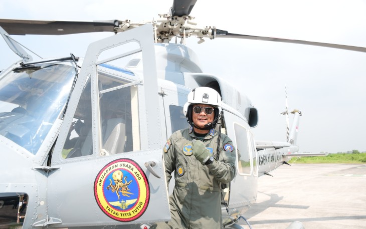 Danpuspenerbal saat Terbang Refreshing Gunakan Heli NBell-412