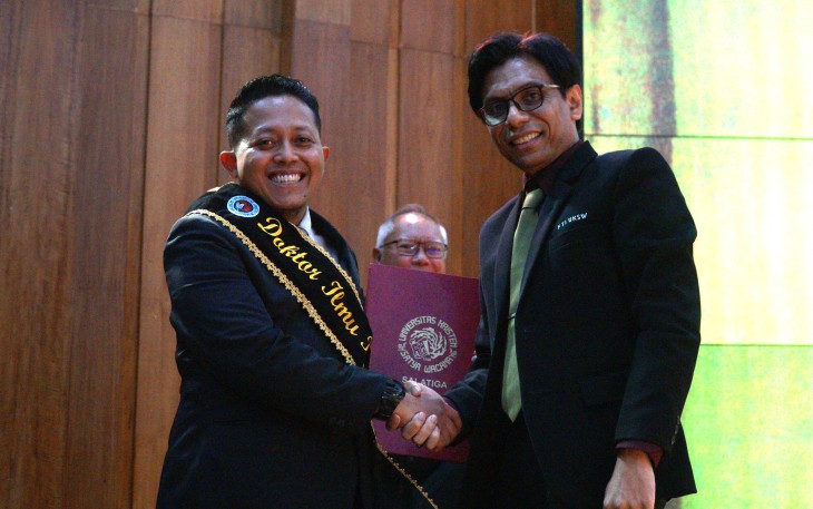 Dhanar Intan Surya Saputra resmi menyandang gelar doktor dalam Yudisium Doktor Ilmu Komputer FTI, UKSW. (2).jpg