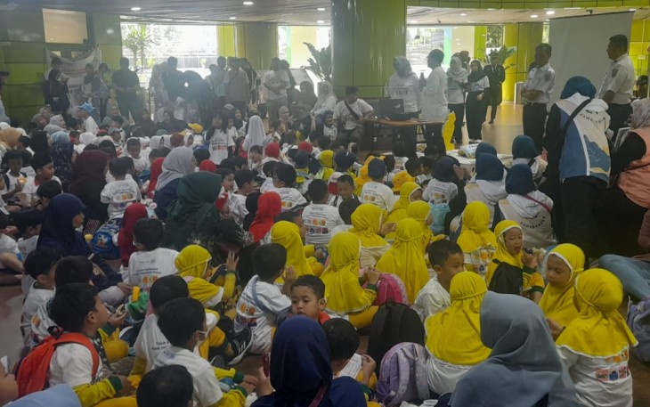 Kampanye Anak Indonesia Hebat Bersama PT KAI 