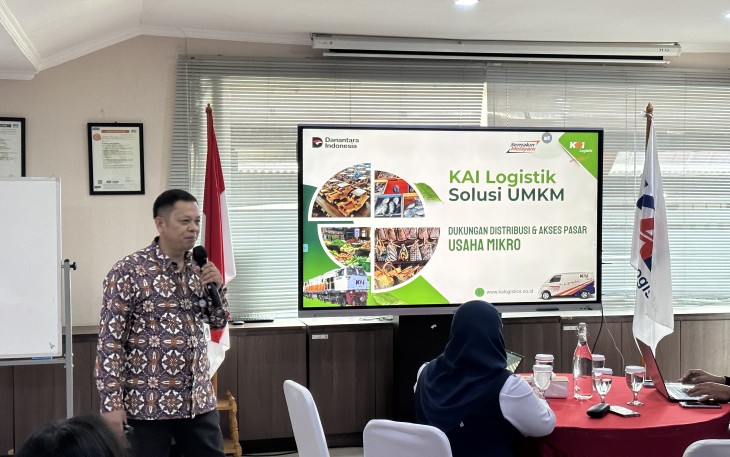 Dwi Wulandari, VP of Corporate Secretary KAI Logistik