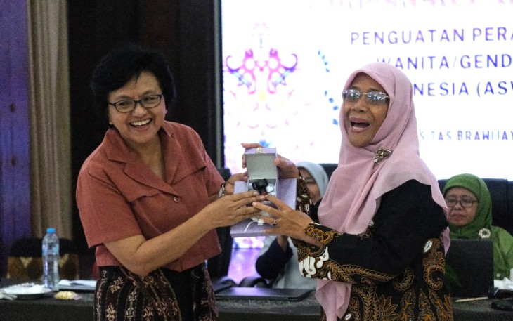 Dr. Arianti Ina R. Hunga Dosen UKSW saat mengikuti Kongres Luar Biasa dan Konferensi Nasional dan terpilih menjadi Ketua Umum Asosiasi Pusat Studi WanitaGender dan Anak Indonesia (ASWGI) periode 2025-2029. 