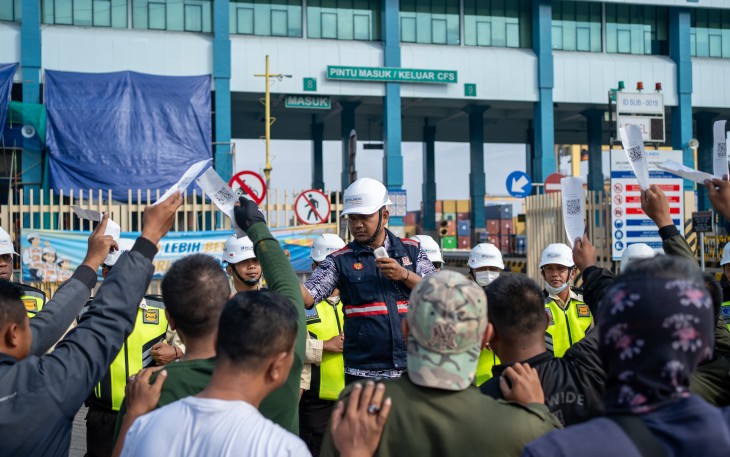 Drill Exercise ISPS Code - Unjuk Rasa Para Sopir Truk yang tidak segera terlayani karena system down.