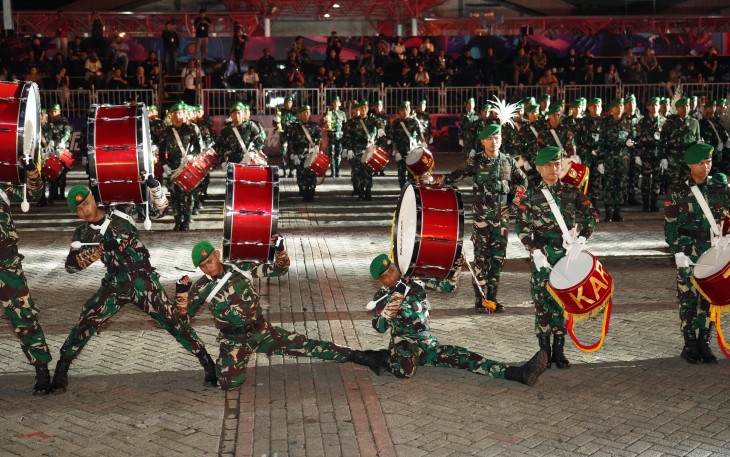 Drumband Kartika Bahana Nusantara Tampil Memukau di Closing Ceremony IIMS 2025