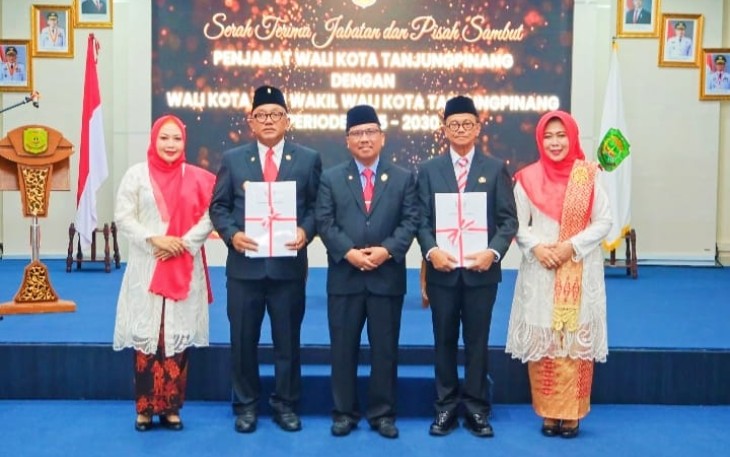 Sertijab Wali Kota dan Wakil Wali Kota dengan Penjabat Wali Kota