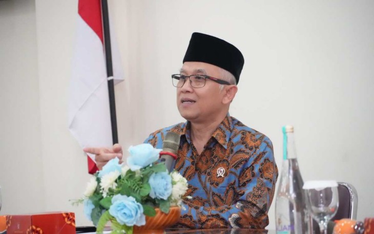 Wamendikdasmen Atip Latipulhayat saat memberikan sambutan dalam kunjungan kerjanya di SMA BOPKRI 1 Yogyakarta, Kamis (16/1)