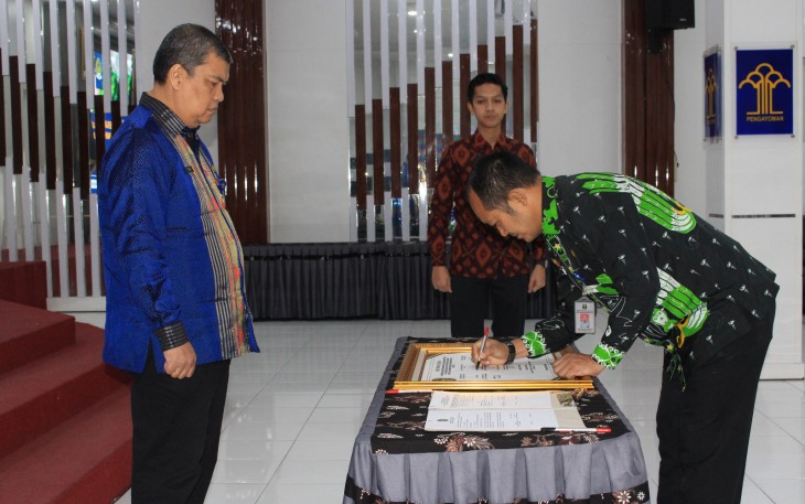 Penandatanganan Komitmen Bersama Pembangunan ZI dan Perjanjian Kinerja Tahun 2025 