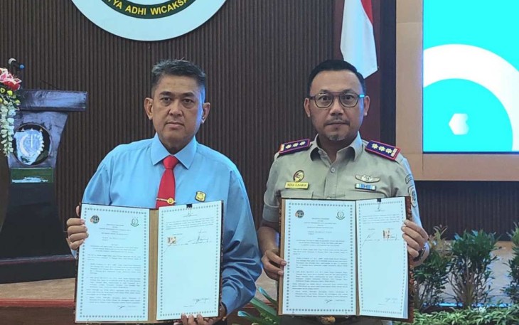 Kepala BPN Palangka Raya Indra Gunawan bersama Kejari Palangka Raya usai menandatangani PKS perangi mafia tanah, Selasa (4/2)