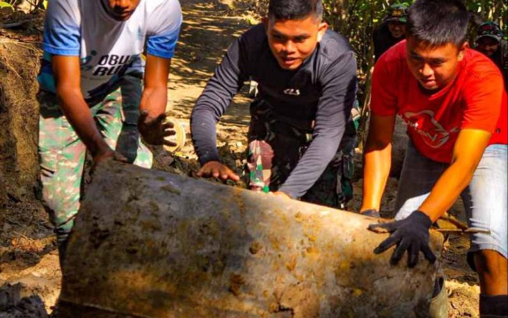 Buka akses jalan di wilayah desa Siawung