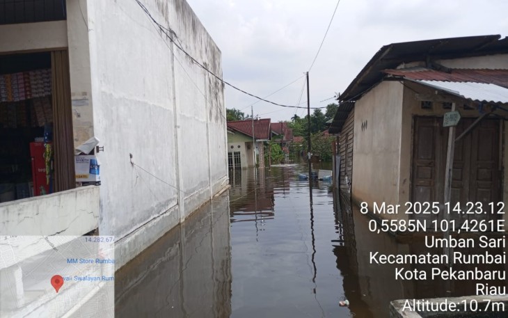 Situasi banjir menggenangi wilayah Kota Pekanbaru 