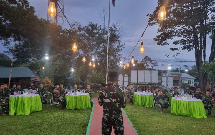 Buka puasa bersama Satgas Yonzipur 5/ABW di perbatasan 
