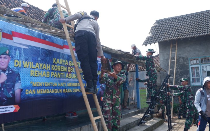 TNI Renovasi Panti Asuhan Citra Diri di Pacitan