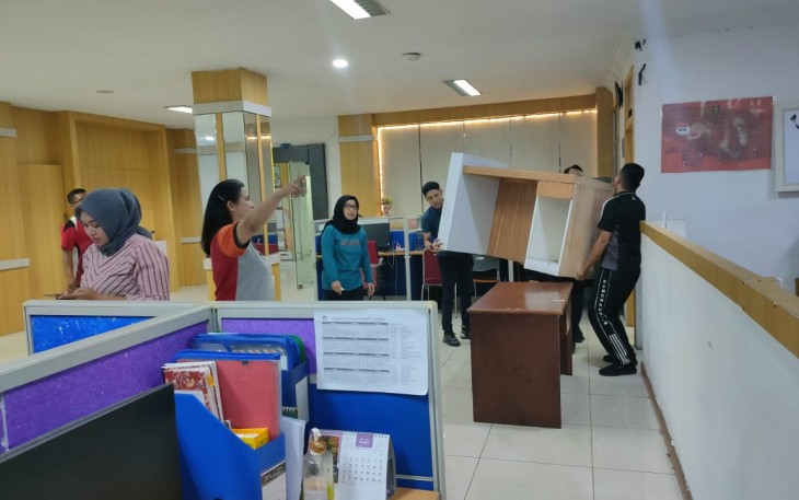 Kakanwil KemenHAM Sumut-Kepri Bangun Kebersamaan Bersihkan Lingkungan Kantor