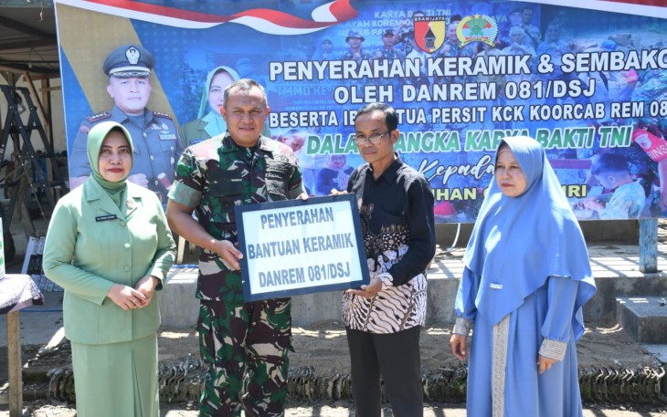 Korem 081/DSJ saat ini tengah merenovasi Panti Asuhan Citra Diri di Pacitan. Danrem 081/DSJ, Kolonel Arm Untoro Hariyanto