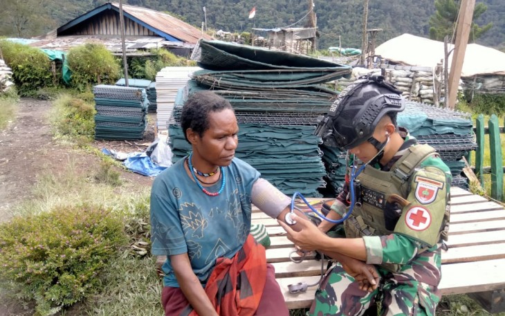 Menjangkau yang Terlupakan, TNI Hadir Membawa Sehat di Pelosok Papua Pegunungan