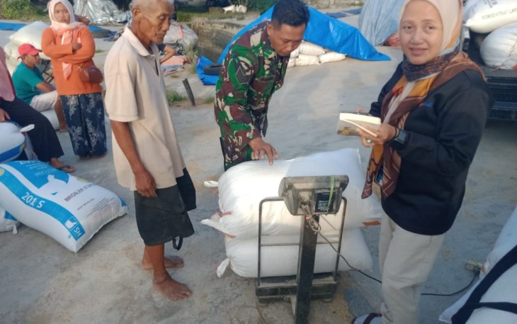 Babinsa Desa Jeli dan Gedangan Dampingi Bulog Serap 7,5 Ton Gabah Petani
