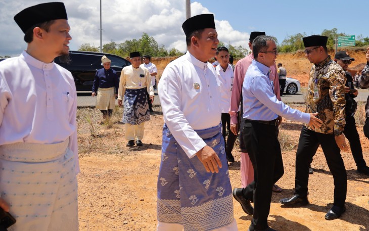 Mendiktisaintek Tinjau Lokasi Pembangunan Sekolah Garuda di Dompak