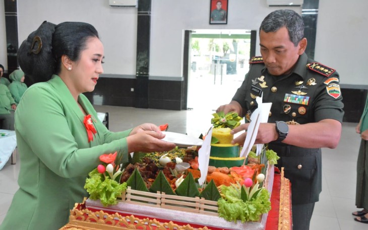 Syukuran Peringatan Hari Ulang Tahun ke-79 Persit Kartika Chandra Kirana di Aula Gupala Korem 023/KS Jln Datuk Hitam No.I Sibolga  Senin (28/04/2025)