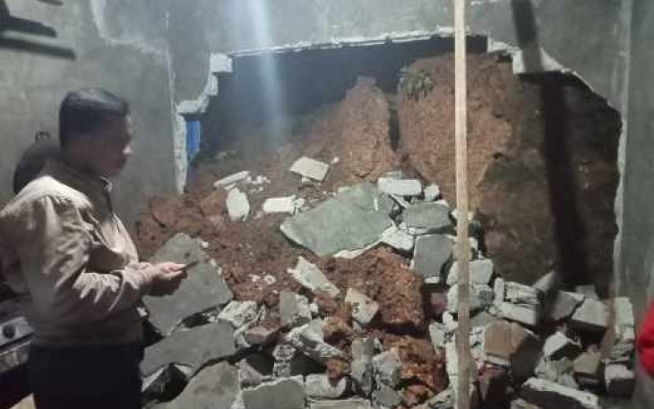 Tembok rumah warga desa binaan