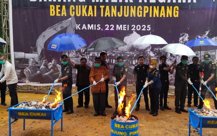 Bea Cukai Tanjungpinang Laksanakan Pemusnahan Barang Ilegal yang Masuk ke Wilayah Kerja
