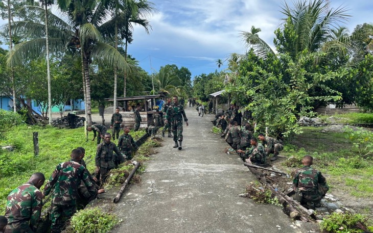 Rindam XVIII/Kasuari Bersama Masyarakat Gelar Karya Bakti di Kab.Manokwari Selatan Papua Barat