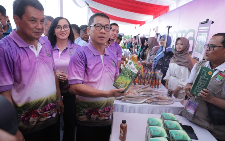 Menteri Desa dan Pembangunan Daerah Tertinggal (Mendes PDT) Yandri Susanto menghadiri penandatanganan Memory of Understanding (MoU) atau Nota Kesepahaman Tentang Pemberdayaan Lahan dan Badan Usaha Milik Desa melalui Pola Tanam serta Program Jaksa Garda Desa di Desa Sarakan, Kecamatan Sepatan, Kabupaten Tangerang, Rabu (25/6/2025)