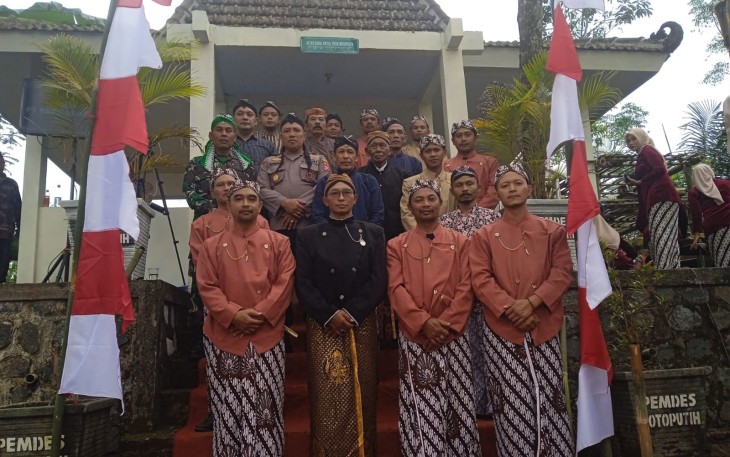 TNI-Polri Kompak Lestarikan Tradisi Suran Punden di Trenggalek