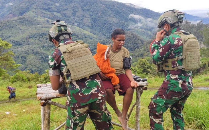 Pelayanan kesehatan satgas Yonif 700/Wyc