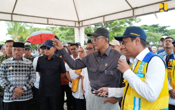 Menteri PU Dody Hanggodo saat kunjungan kerjanya ke Sulawesi Tenggara pada Minggu (13/7/2025)