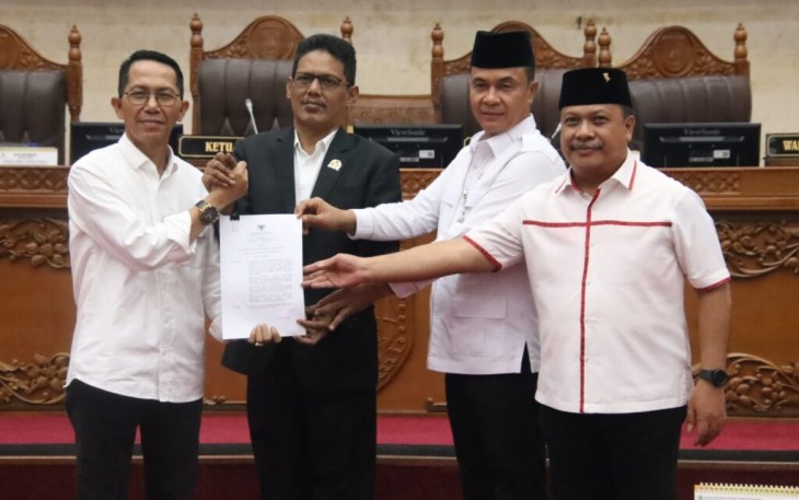 Wali Kota Amsakar Usulkan Ranperda Adminduk pada Rapat Paripurna DPRD Kota Batam
