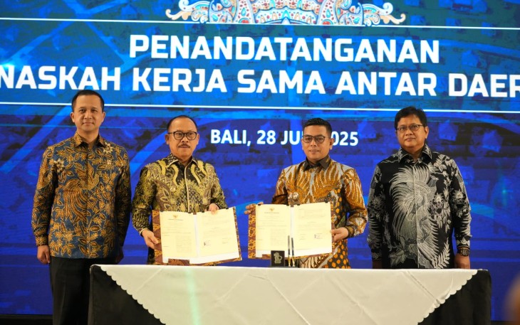 Penandatanganan kerjasama transmigrasi antara Provinsi Banten dengan Provinsi Sulawesi Barat dan Kabupaten Mojokerto dengan Kabupaten Sidrap