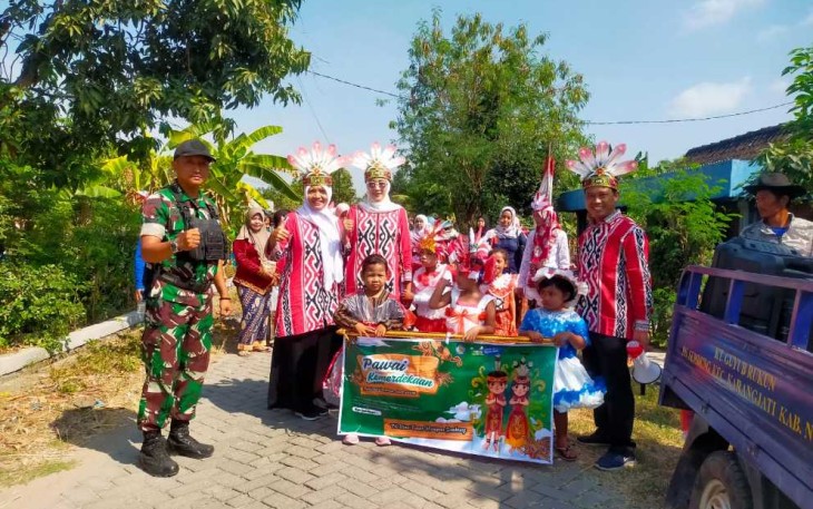 Pawai semarak kemerdekaan RI di wilayah desa binaan 