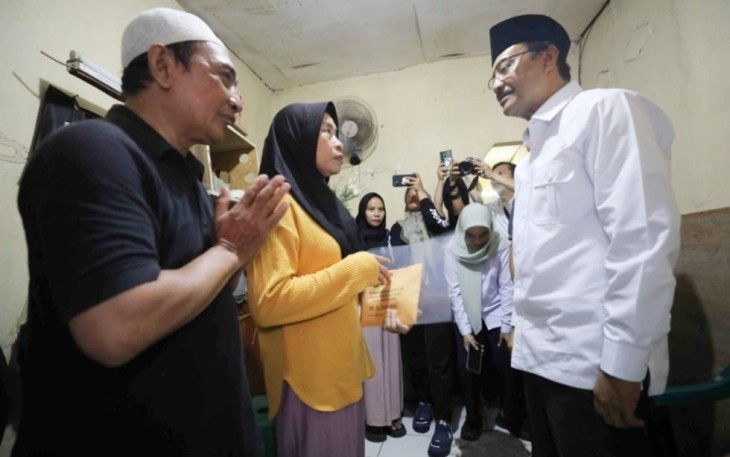 Menteri Sosial Saifullah Yusuf (Gus Ipul) mengunjungi rumah orangtua almarhum Affan Kurniawan