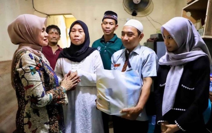 Kemensos Berikan Bansos Tetangga Driver Ojol Affan Kurniawan